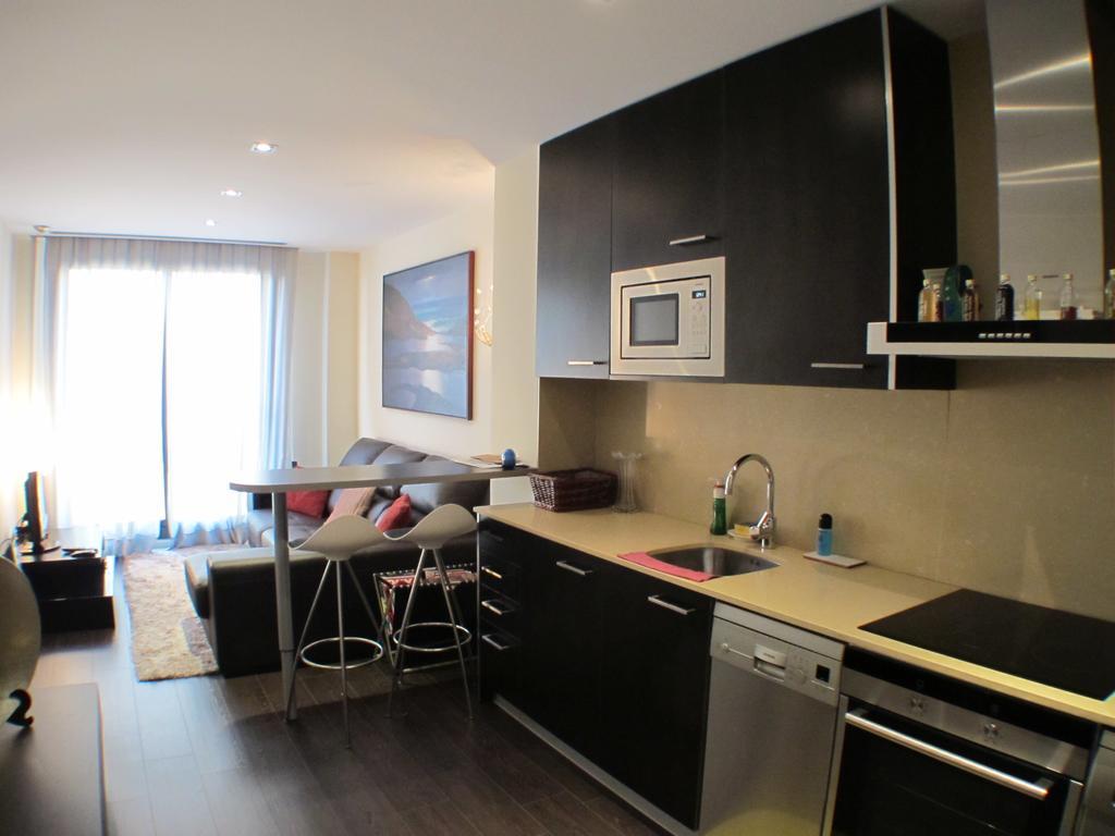 Barcelona4Seasons - Muntaner Apartment Bagian luar foto