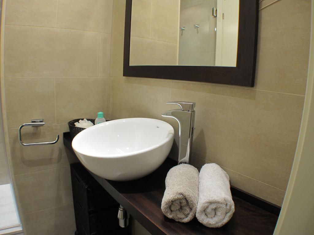 Barcelona4Seasons - Muntaner Apartment Bagian luar foto